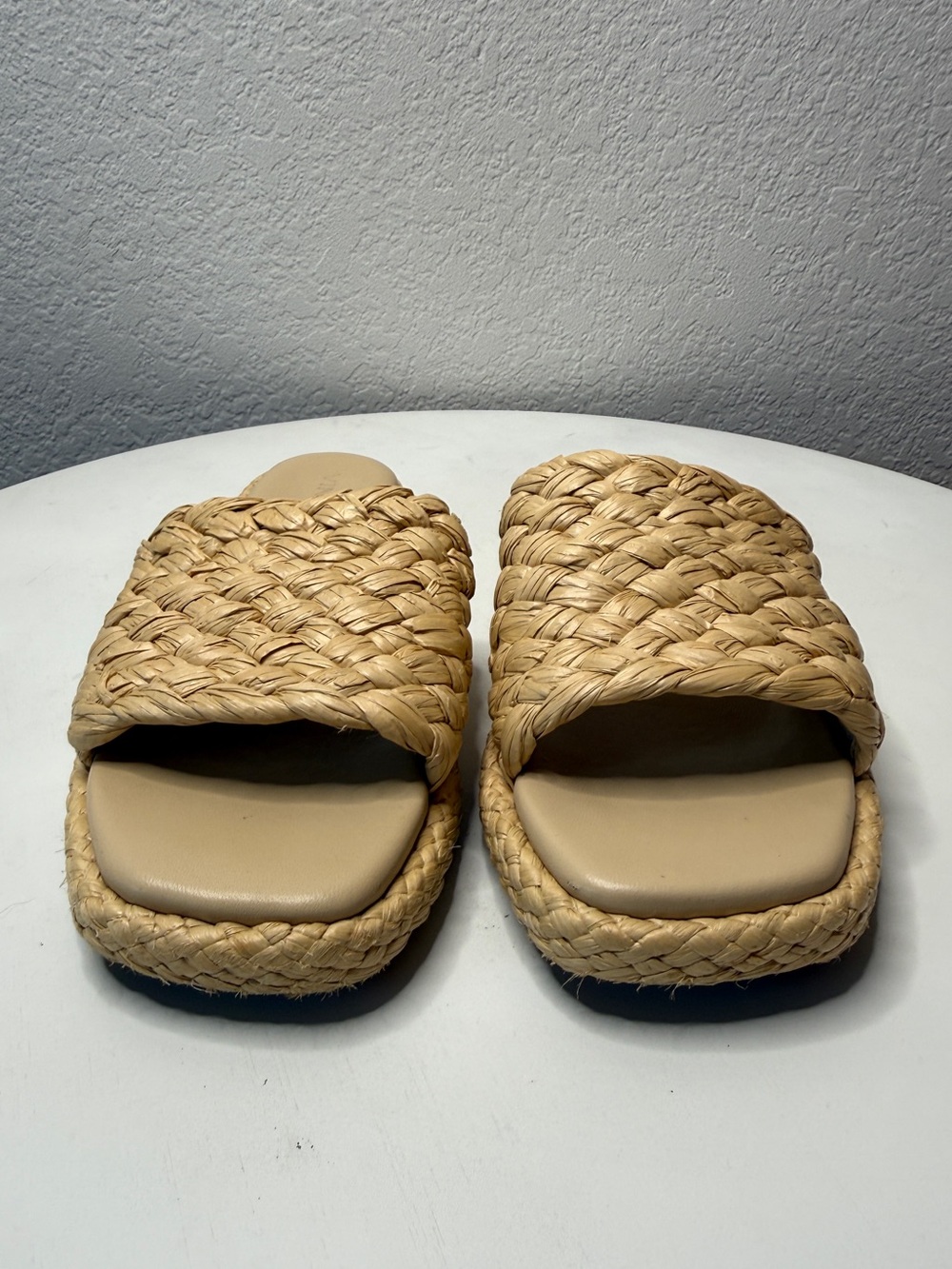 Vince Rumi Braided Slide Sandals Tan Woven Strap Size 7 - Picture 2 of 10